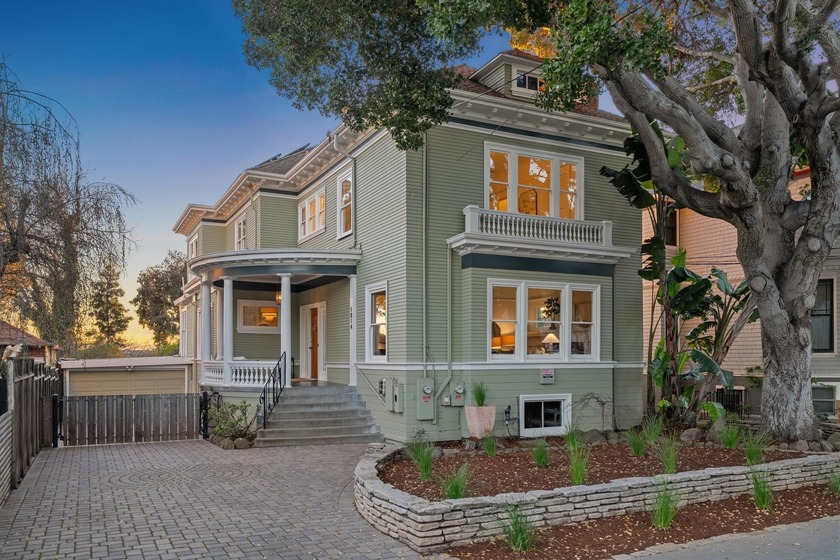A grand, waterfront Colonial Revival beauty on 1/3 of an acre in - Beach Home for sale in Alameda, California on Beachhouse.com