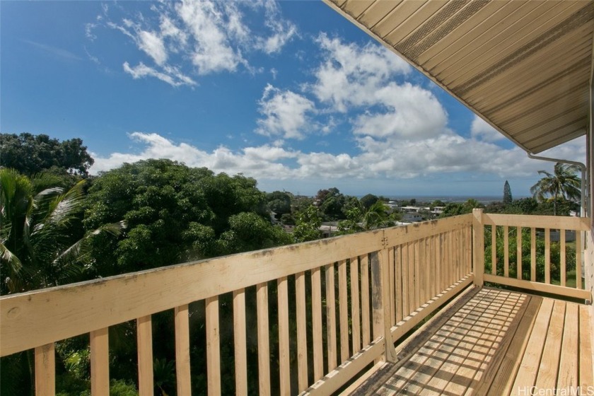 Welcome to Ka Momi Nani Heights in Pacific Palisades. This - Beach Home for sale in Pearl City, Hawaii on Beachhouse.com