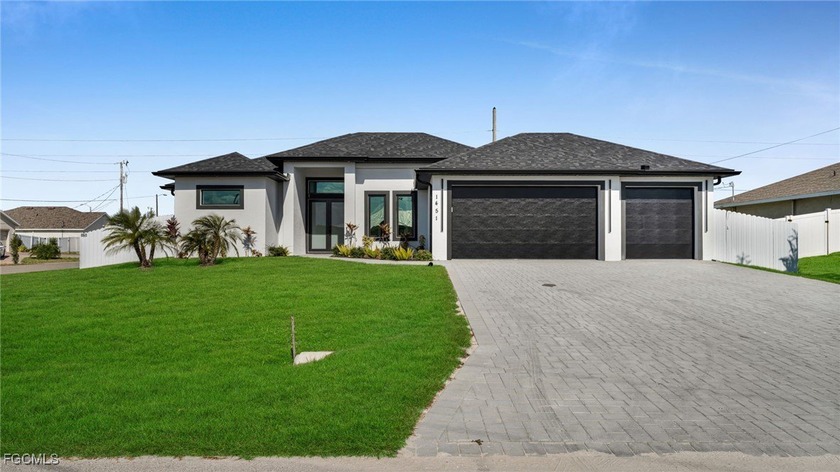 *Discover a luxurious modern retreat-your Florida dream home - Beach Home for sale in Cape Coral, Florida on Beachhouse.com