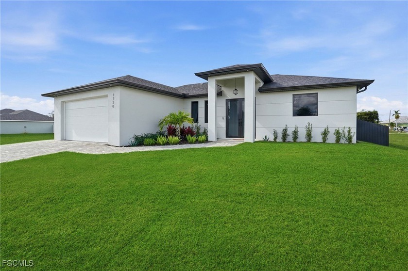 ASSUMABLE VA Mortgage Available! Experience modern Florida - Beach Home for sale in Cape Coral, Florida on Beachhouse.com