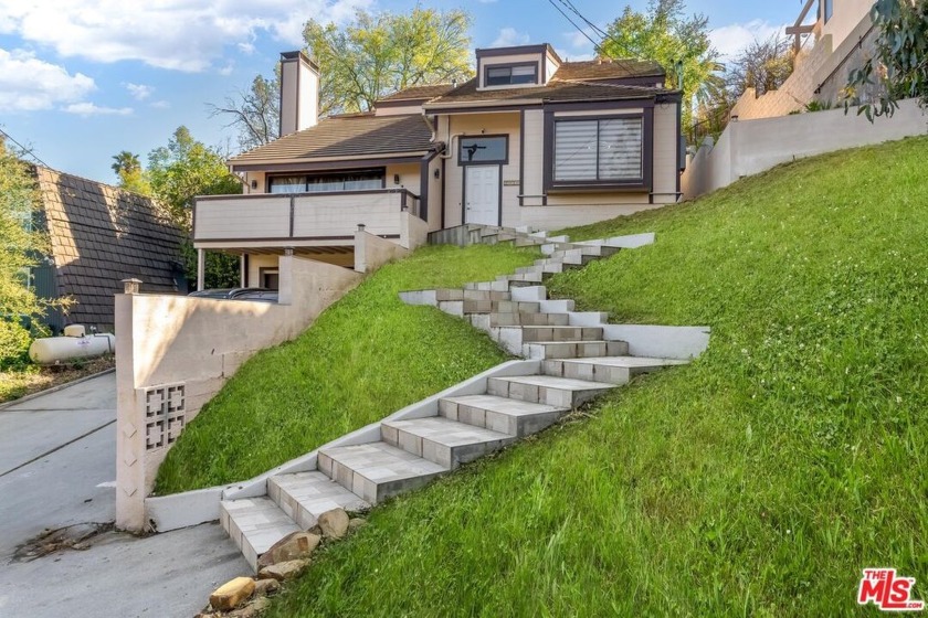 Indulge in luxury living with this captivating two-story - Beach Home for sale in Malibu, California on Beachhouse.com