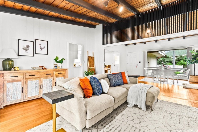 Welcome home to this beautifully renovated single-level - Beach Home for sale in Honolulu, Hawaii on Beachhouse.com