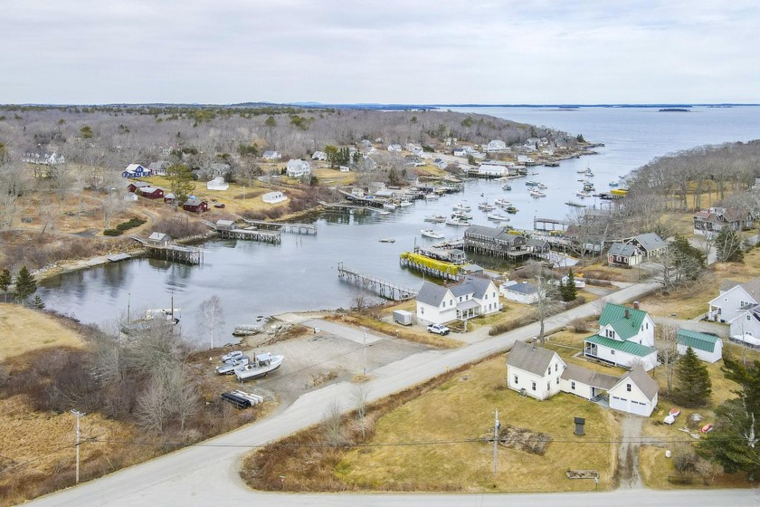 Once you step into this home it is easy to imagine what island - Beach Home for sale in Bristol, Maine on Beachhouse.com