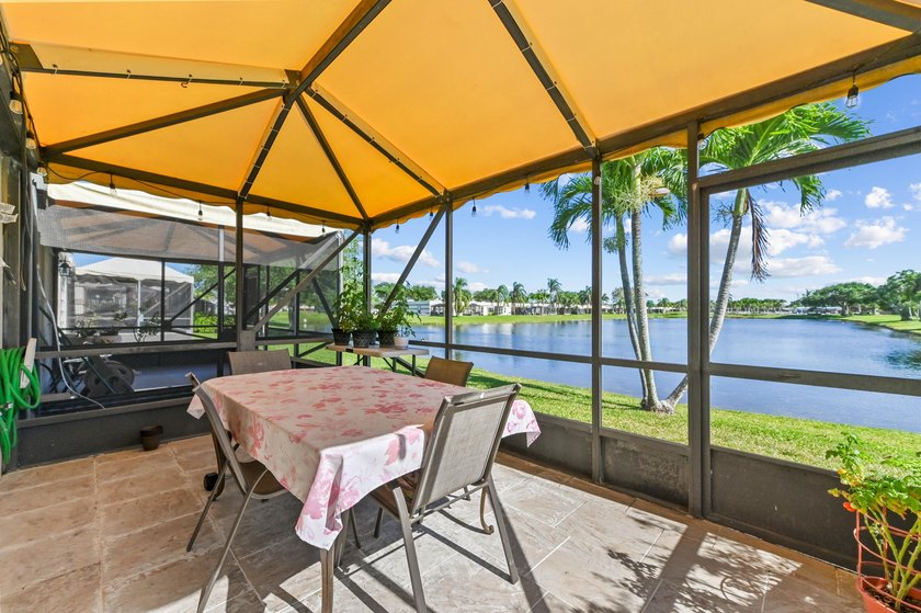 Beautiful & spacious (1,227 sf) 2/2 villa with serene lakefront - Beach Home for sale in Boca Raton, Florida on Beachhouse.com