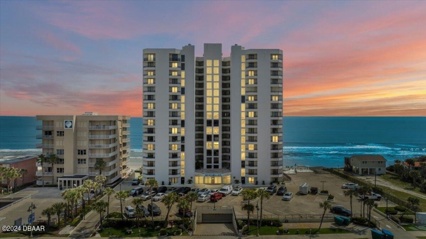 Introducing a luxurious retreat in the heart of Daytona Beach - Beach Condo for sale in Daytona Beach Shores, Florida on Beachhouse.com