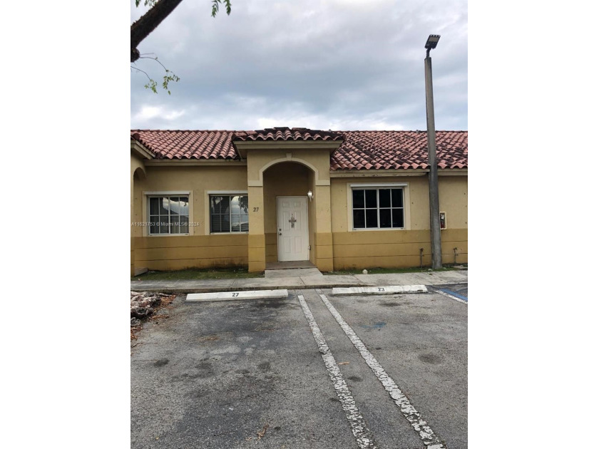 2 bedroom 2 bath one story condo/townhome.  The property - Beach Townhome/Townhouse for sale in Homestead, Florida on Beachhouse.com