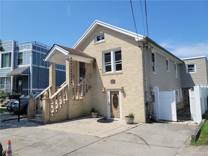 Welcome to your dream home located at 331 Beach 41st Street in - Beach Home for sale in Far Rockaway, New York on Beachhouse.com