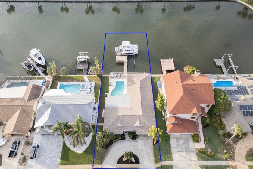 MOTIVATED SELLER !Welcome to resort-style living at its finest - Beach Home for sale in Gulfport, Florida on Beachhouse.com