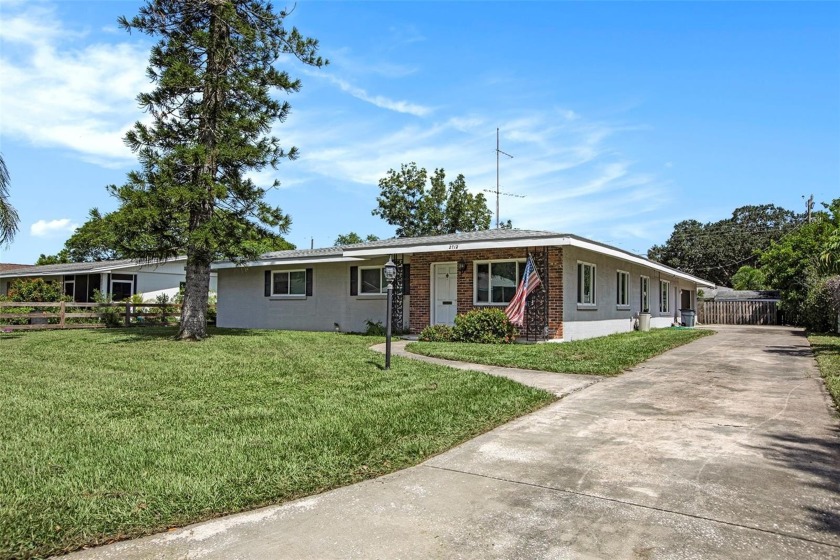 Under contract-accepting backup offers. Welcome to this - Beach Home for sale in Bradenton, Florida on Beachhouse.com