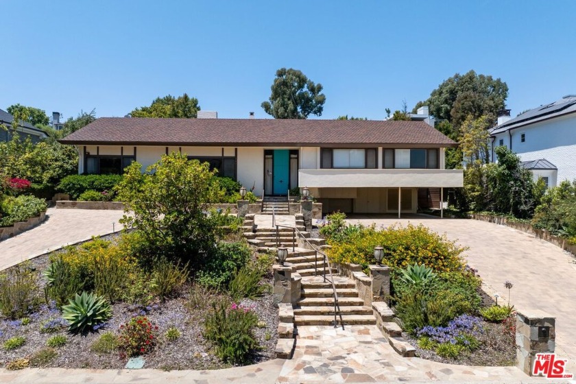 A Rare opportunity to acquire and develop your dream home in the - Beach Home for sale in Pacific Palisades, California on Beachhouse.com