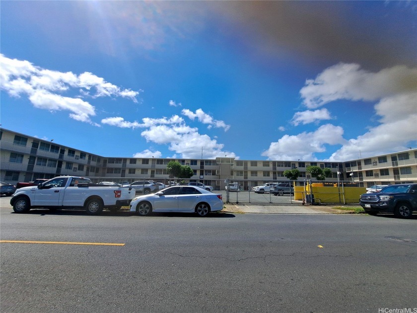 Here is a popular ground floor unit in the Kalihi/Kapalama area - Beach Condo for sale in Honolulu, Hawaii on Beachhouse.com
