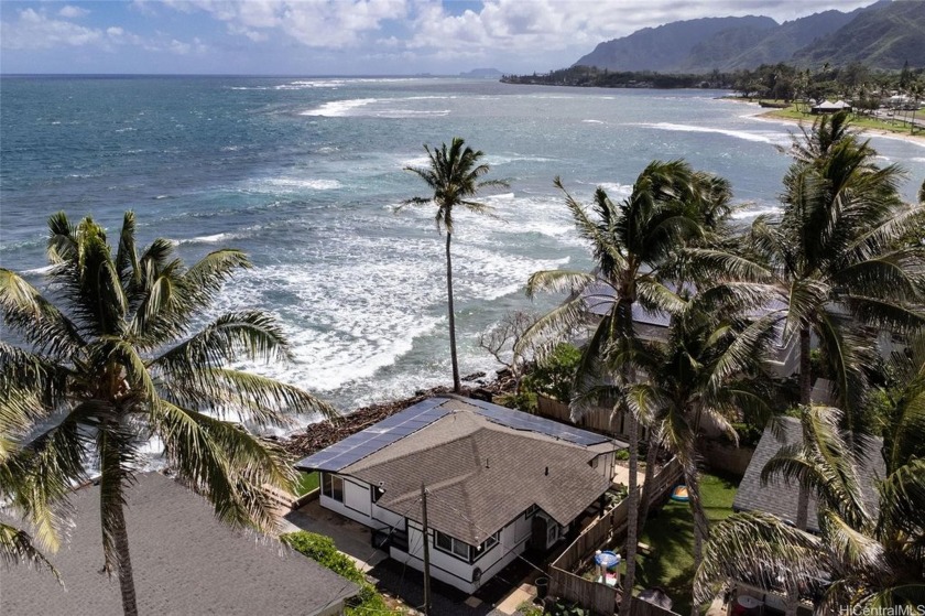 Set your sails for ocean breezes and waves galore. Put that - Beach Home for sale in Hauula, Hawaii on Beachhouse.com