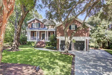 Enjoy the MARSH and TIDAL HOBCAW CREEK VIEWS from this beautiful - Beach Home for sale in Mount Pleasant, South Carolina on Beachhouse.com