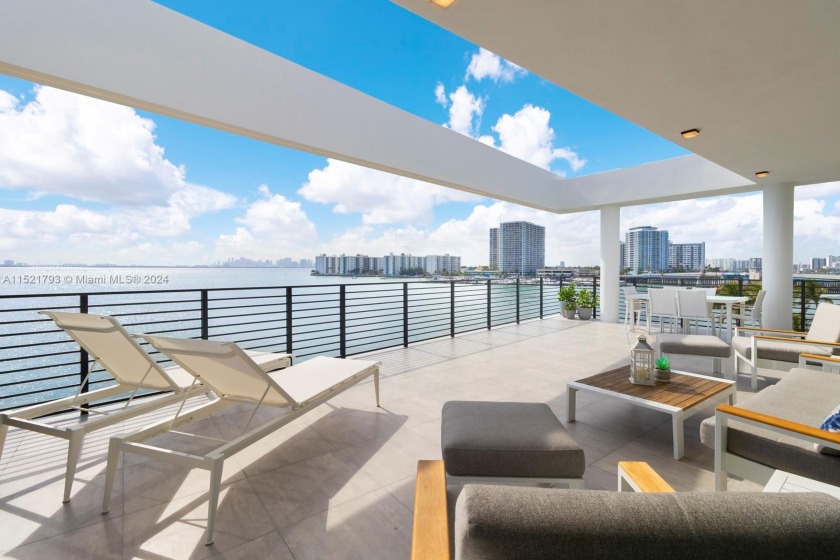 This opulent penthouse offers an unparalleled waterfront - Beach Condo for sale in Miami Beach, Florida on Beachhouse.com