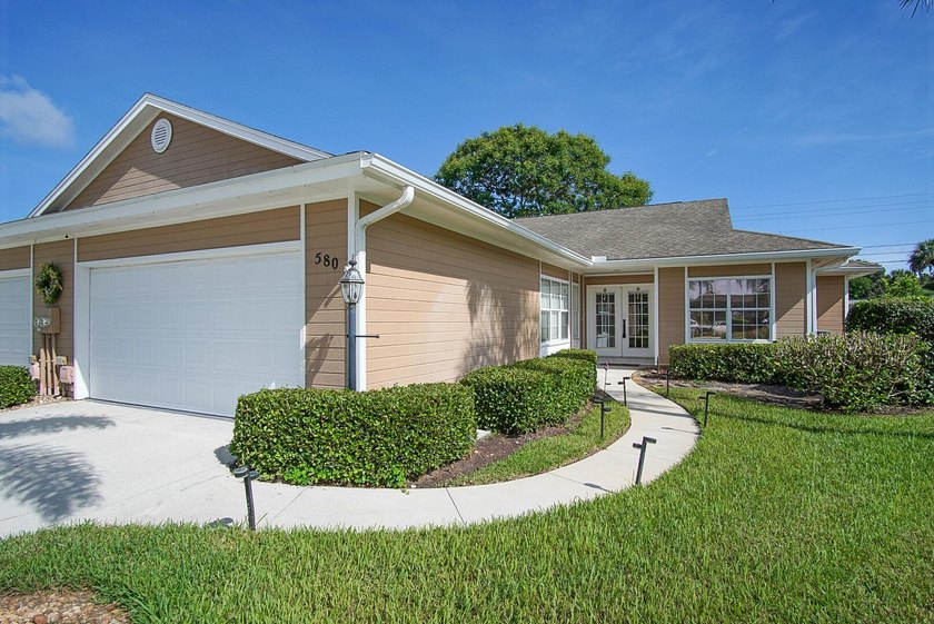 ***New Roof to be installed at closing with acceptable offer*** - Beach Home for sale in Vero Beach, Florida on Beachhouse.com
