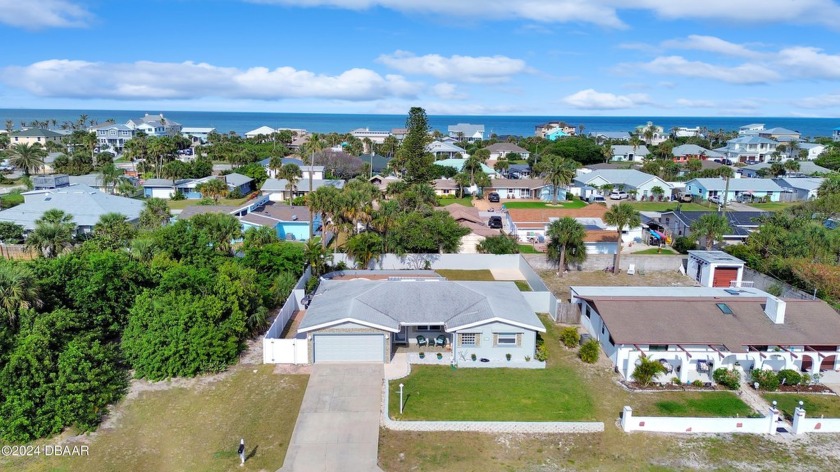This well maintained beachside pool home is only a quarter mile - Beach Home for sale in New Smyrna Beach, Florida on Beachhouse.com