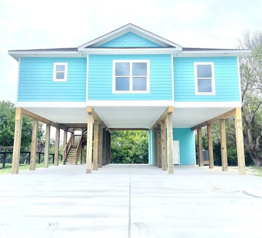 NEW CONSTRUCTION!! Great 3 bedroom 2 bath home with beautiful - Beach Home for sale in Seadrift, Texas on Beachhouse.com