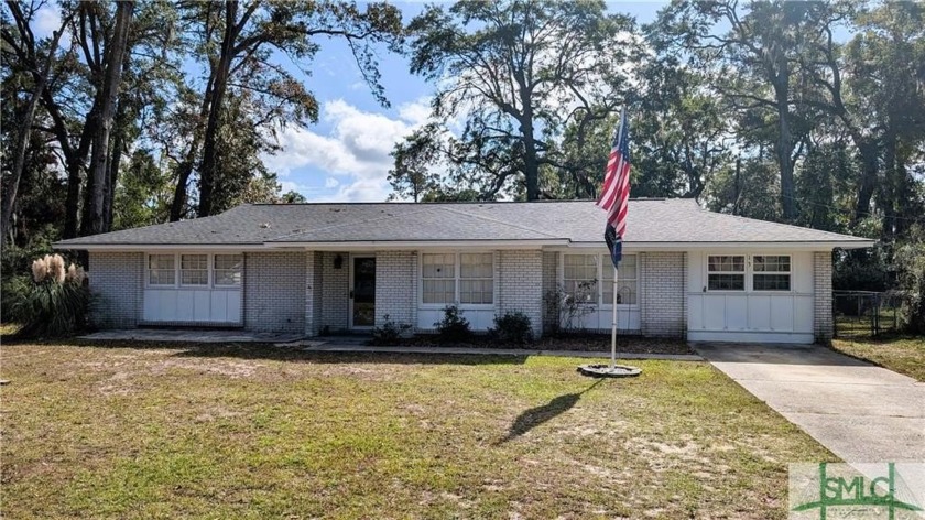 Looking for Windsor Forest area?  How about a neat 3 bedroom/ 2 - Beach Home for sale in Savannah, Georgia on Beachhouse.com