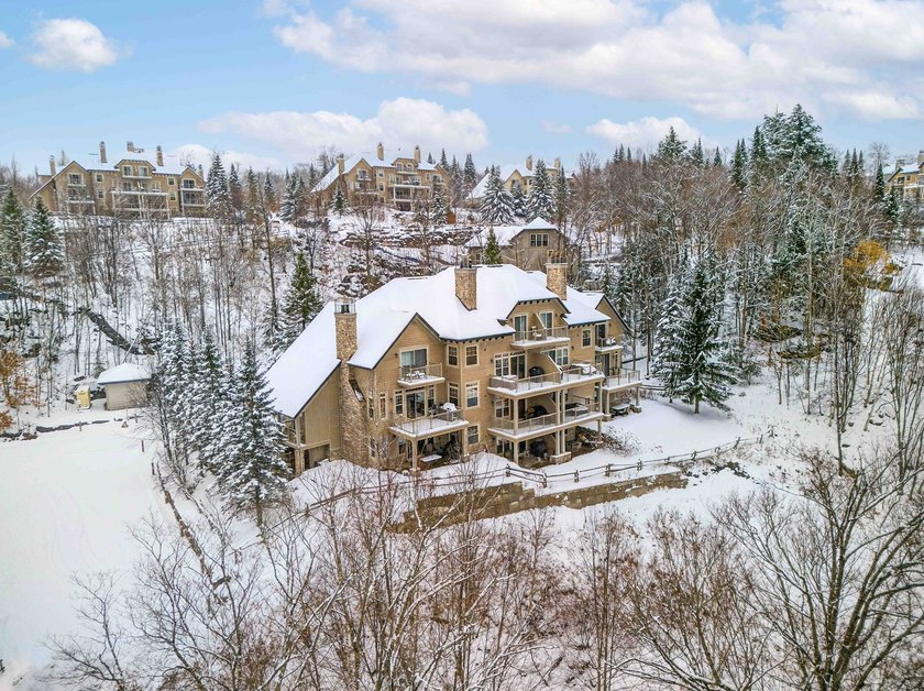 The ideal pied-a-terre for making the most of the ski season! - Beach Condo for sale in Mont-Tremblant, Quebec on Beachhouse.com
