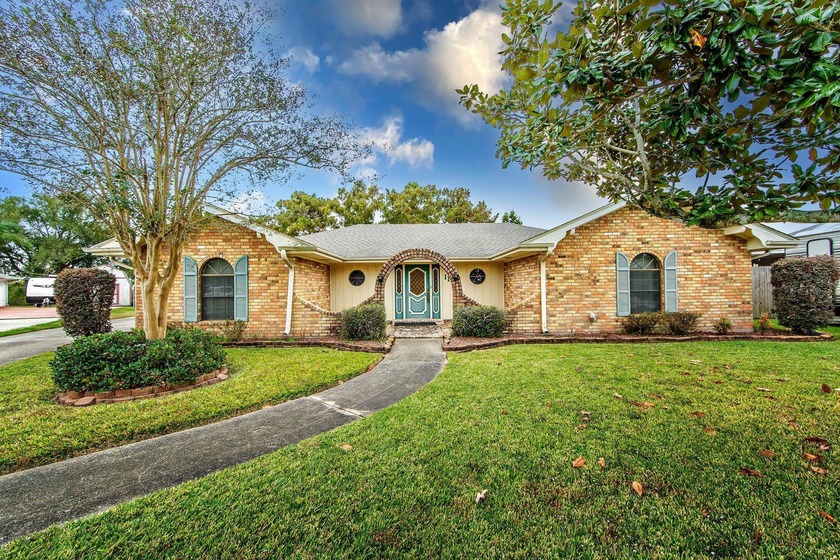 Welcome Home to 110 Colyell Drive Nestled in the desirable - Beach Home for sale in Houma, Louisiana on Beachhouse.com