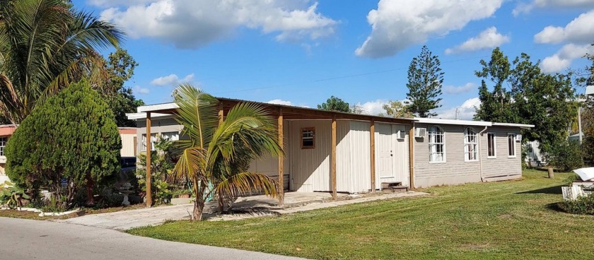 &quot;Cash Only Sale&quot; Seller is motivated and open to - Beach Home for sale in North Fort Myers, Florida on Beachhouse.com