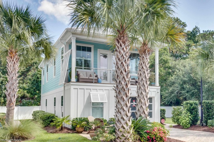 This beautiful 3 bed/2 bath home is located in the desirable - Beach Home for sale in Pawleys Island, South Carolina on Beachhouse.com