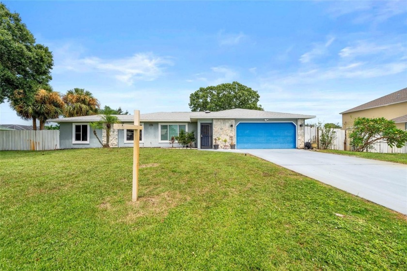 Welcome to Your Port St. Lucie Retreat! You MUST see the size of - Beach Home for sale in Port Saint Lucie, Florida on Beachhouse.com