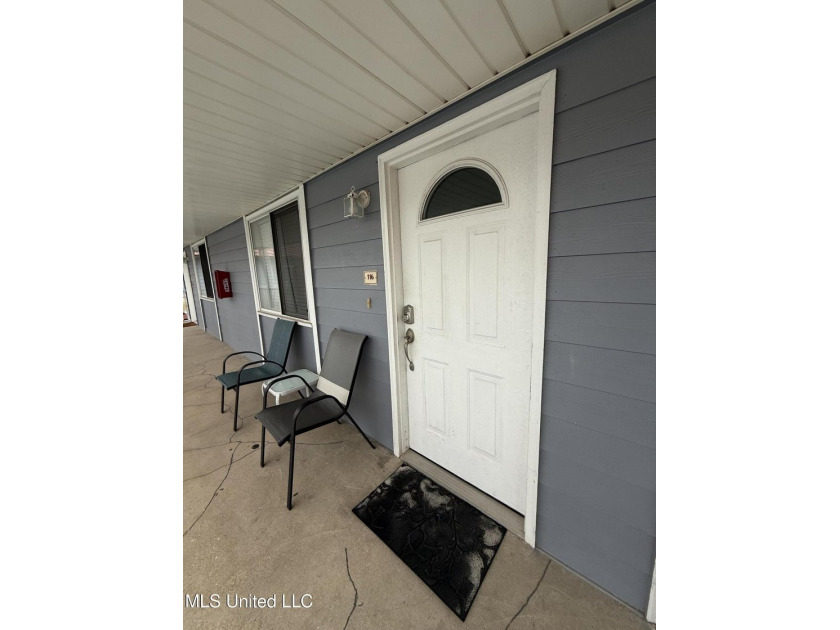 Beautiful Condo completely furnished!! One bedroom, One full - Beach Condo for sale in Biloxi, Mississippi on Beachhouse.com