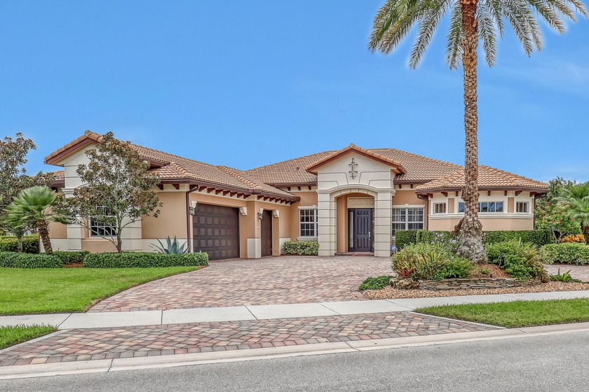 Introducing the stunning lakefront Stockton model, perfectly - Beach Home for sale in Jupiter, Florida on Beachhouse.com