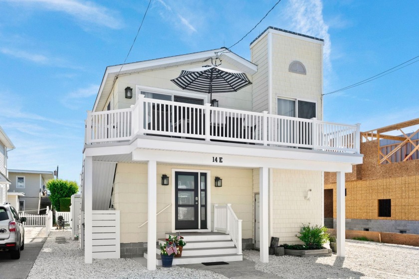 Welcome to 14th East 27th Street! An amazing opportunity to - Beach Townhome/Townhouse for sale in Avalon, New Jersey on Beachhouse.com