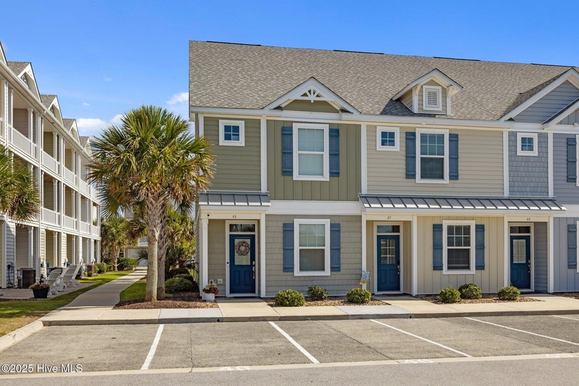 Welcome to your perfect coastal getaway, full-time residence, or - Beach Townhome/Townhouse for sale in Atlantic Beach, North Carolina on Beachhouse.com