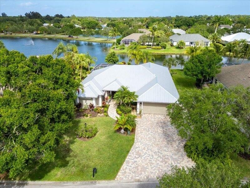Welcome to your own private oasis.Stunning 4/3/2 home with a - Beach Home for sale in Vero Beach, Florida on Beachhouse.com