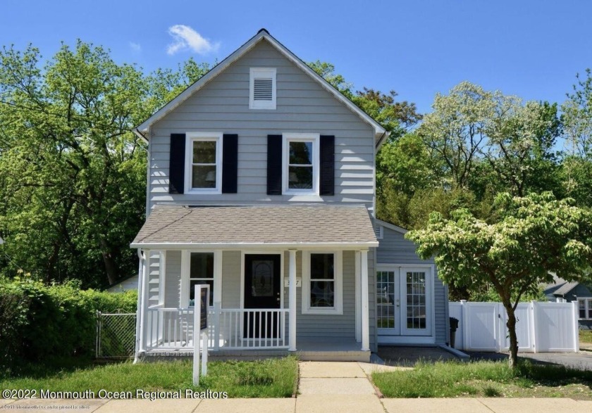 Location Location Location!!! Beautiful home in the heart of - Beach Home for sale in Oakhurst, New Jersey on Beachhouse.com