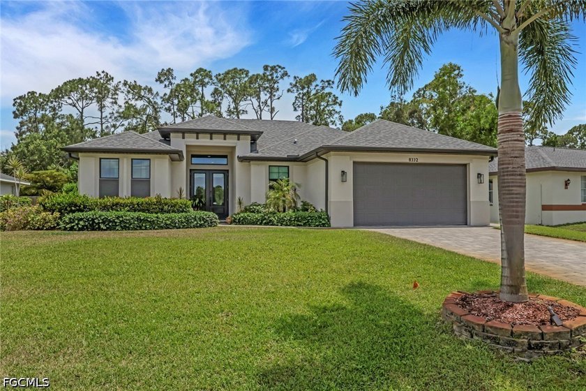 Welcome to this beautifully appointed 3-bedroom, 2-bathroom home - Beach Home for sale in Fort Myers, Florida on Beachhouse.com