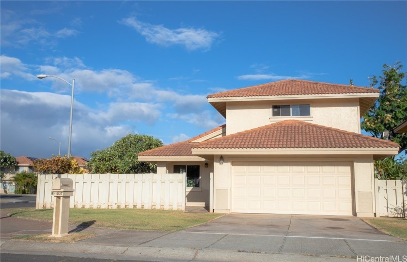 Don't miss your chance to own this beautiful Aeloa home! The - Beach Home for sale in Kapolei, Hawaii on Beachhouse.com