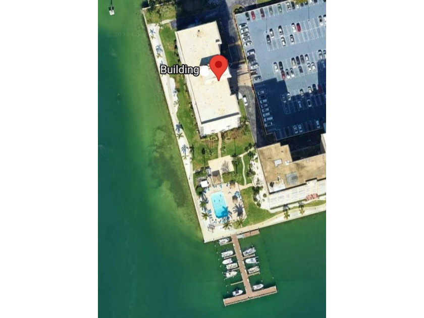You won't find another 2br/2ba condo in Point Brittany or Isla - Beach Condo for sale in St. Petersburg, Florida on Beachhouse.com