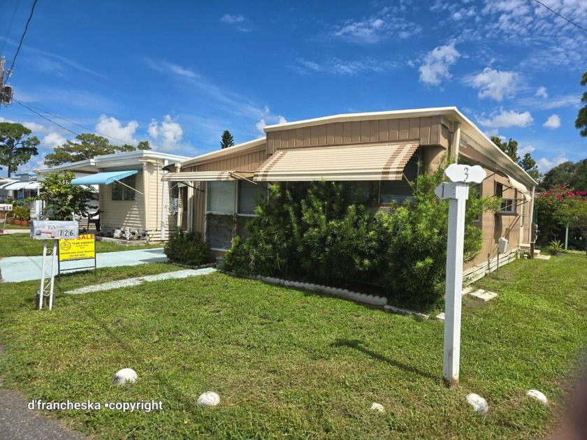 $590 lot rent ** one bedroom in a simple park close to - Beach Home for sale in St. Petersburg, Florida on Beachhouse.com