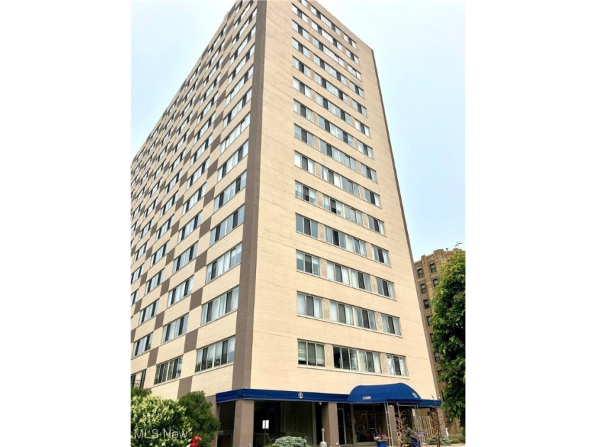 Finally! The lake condo you have been waiting for- turn the key - Beach Condo for sale in Lakewood, Ohio on Beachhouse.com