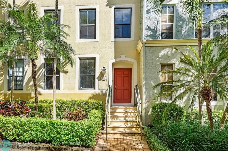 Welcome to one of the very few townhomes in downtown *The - Beach Townhome/Townhouse for sale in West Palm Beach, Florida on Beachhouse.com