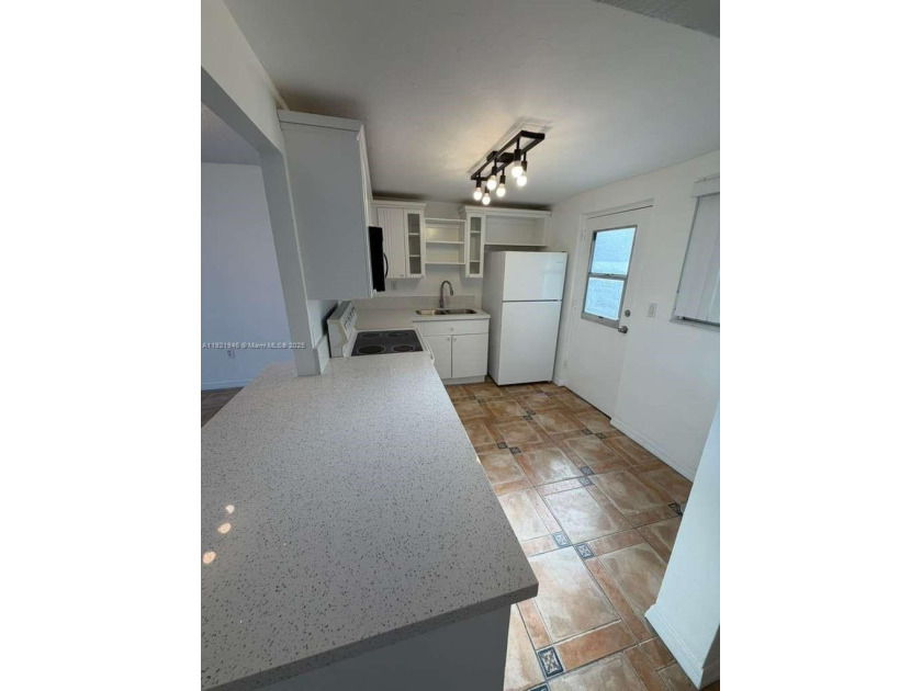 WELCOME TO BYRON GARDENS CONDO... Here we present this excellent - Beach Condo for sale in Miami Beach, Florida on Beachhouse.com