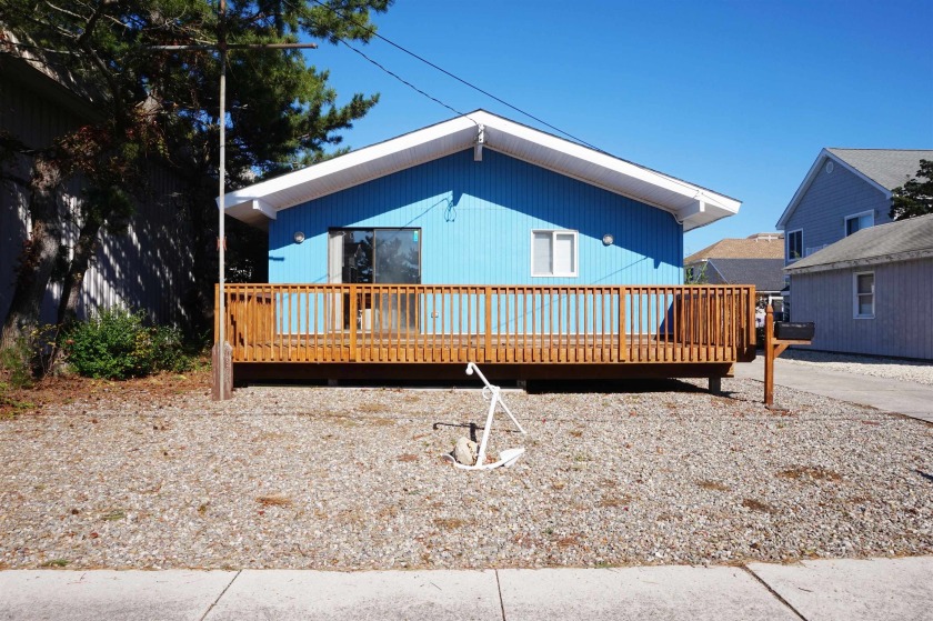 This cute rancher is ideally situated and just 2 blocks to the - Beach Home for sale in Avalon, New Jersey on Beachhouse.com