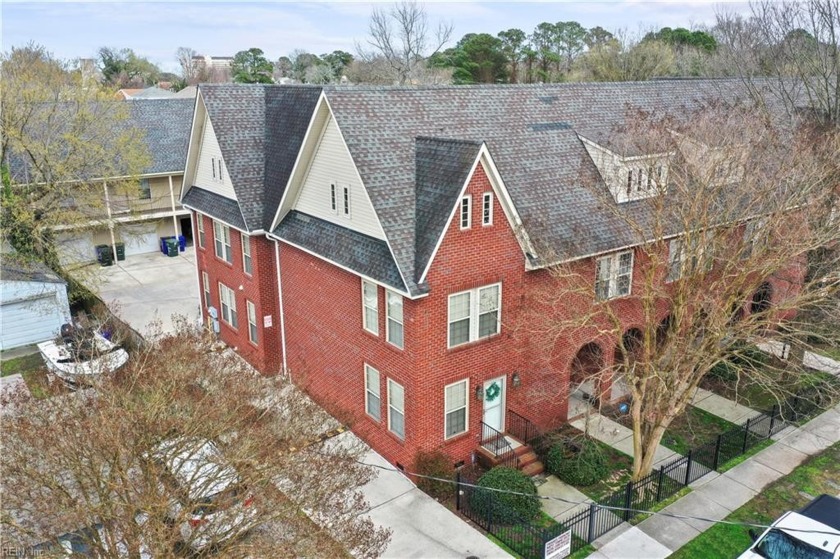 Come discover this newly renovated all-brick 2-story condo; it - Beach Townhome/Townhouse for sale in Norfolk, Virginia on Beachhouse.com