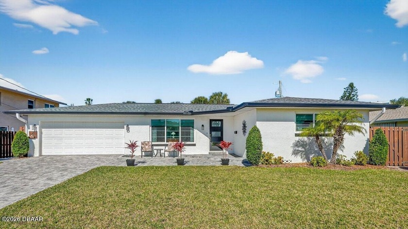 Absolutely stunning, like-new 2-bedroom, 2-bath, 2-car garage - Beach Home for sale in Ormond Beach, Florida on Beachhouse.com