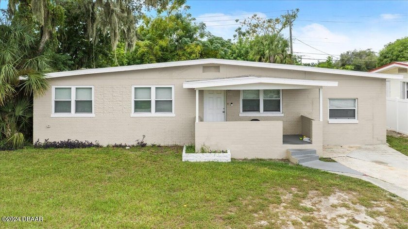 This 1,300 sq. ft. updated 3-bedroom, 1-bathroom home offers - Beach Home for sale in Daytona Beach, Florida on Beachhouse.com