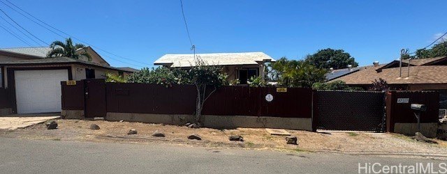 Large spacious parcel located in established neighborhood - Beach Home for sale in Waianae, Hawaii on Beachhouse.com