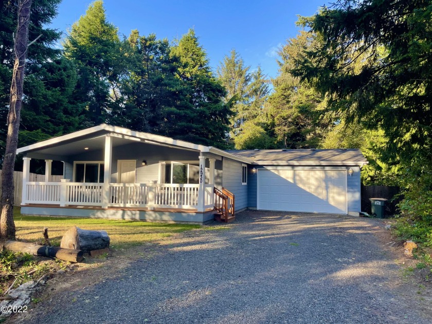 Built in 2018 this 3 bedroom 2 bath home with an oversized - Beach Home for sale in South Beach, Oregon on Beachhouse.com