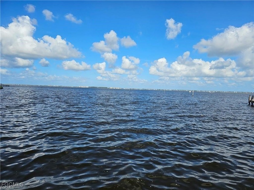 RIVERFRONT lot in the prestigious McGregor neighborhood! Enjoy - Beach Lot for sale in Fort Myers, Florida on Beachhouse.com