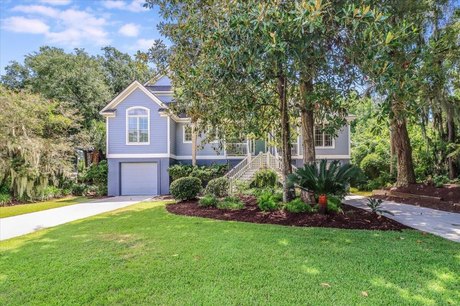 Welcome to your dream coastal retreat! Nestled in an established - Beach Home for sale in Isle of Palms, South Carolina on Beachhouse.com