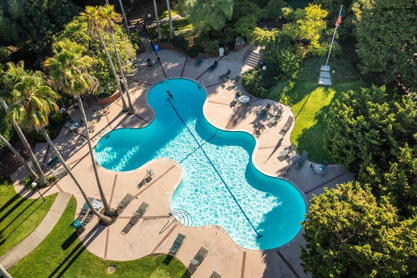 Bright, serene top-floor corner condo at 1332 Shelter Creek Lane - Beach Condo for sale in San Bruno, California on Beachhouse.com
