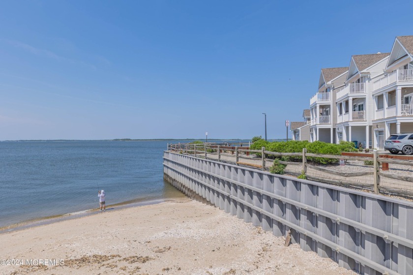 Magnificent 2 bedroom 2.5 bath Luxury townhouse in resort style - Beach Condo for sale in Highlands, New Jersey on Beachhouse.com